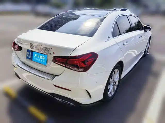 Mercedes-Benz A-Class 2019 A 200 L Sport Sedan — фото 2