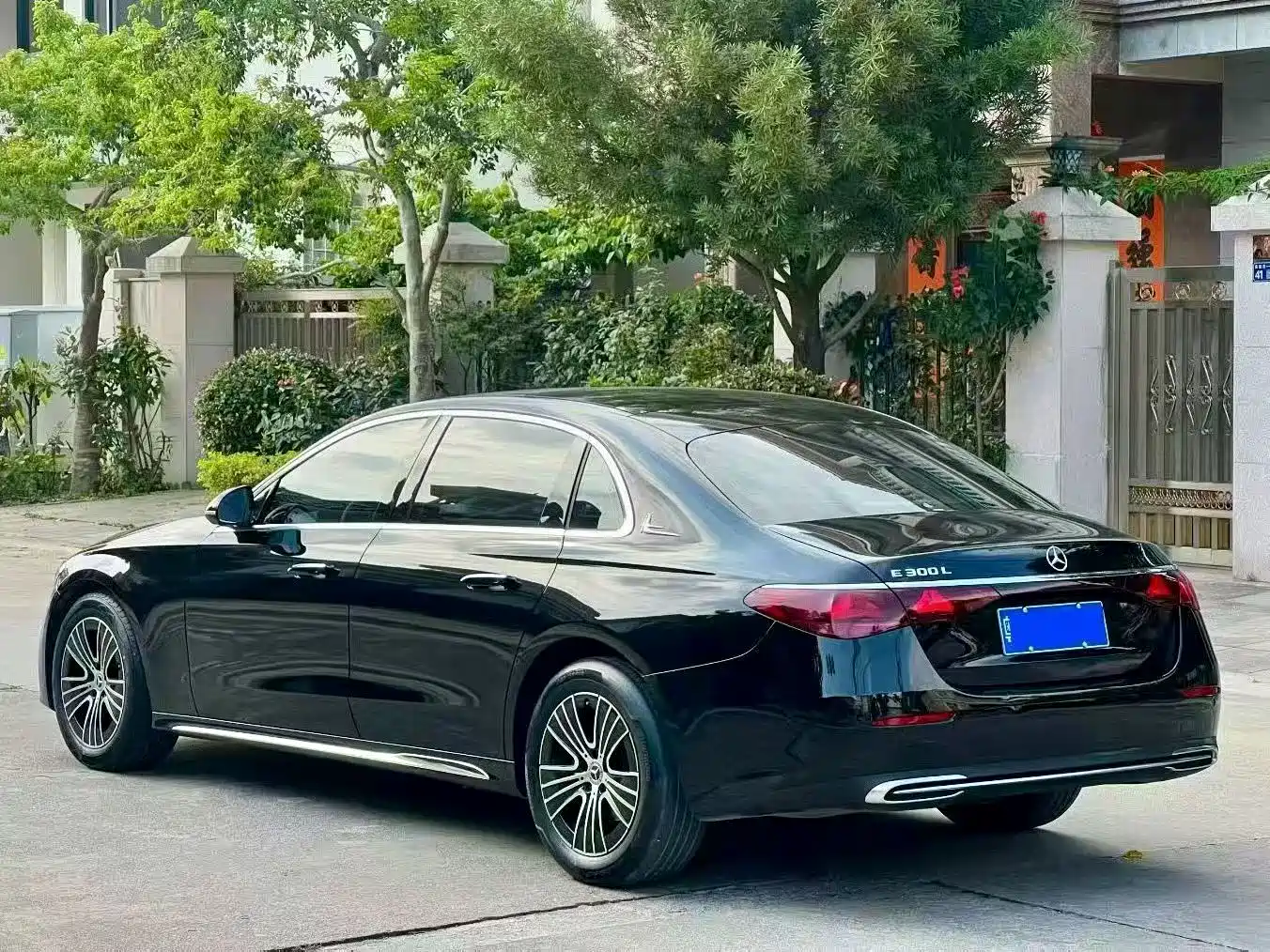 Mercedes-Benz E-Class 2024 Model E 260 L фото 6