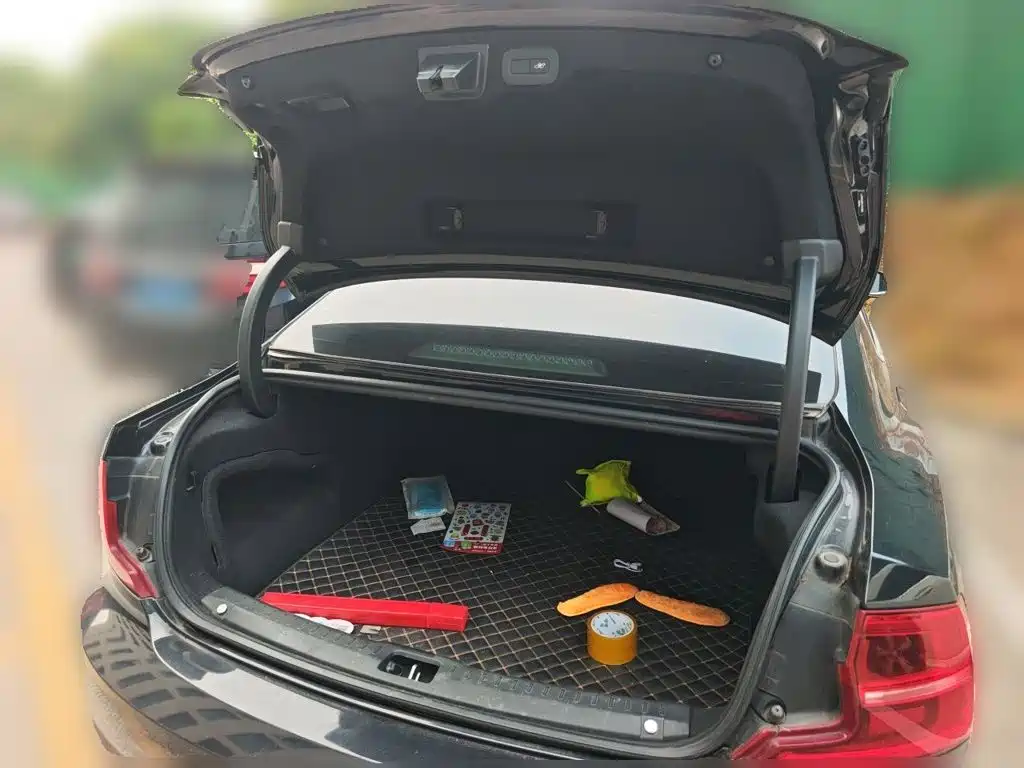 Фото 20 - Volvo S90
