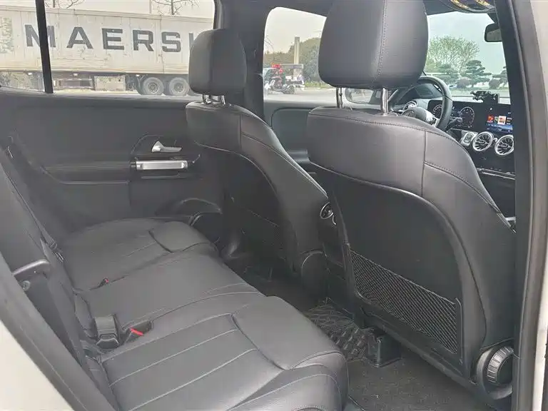 Mercedes-Benz GLB 2024 GLB 220 Dynamic фото 8