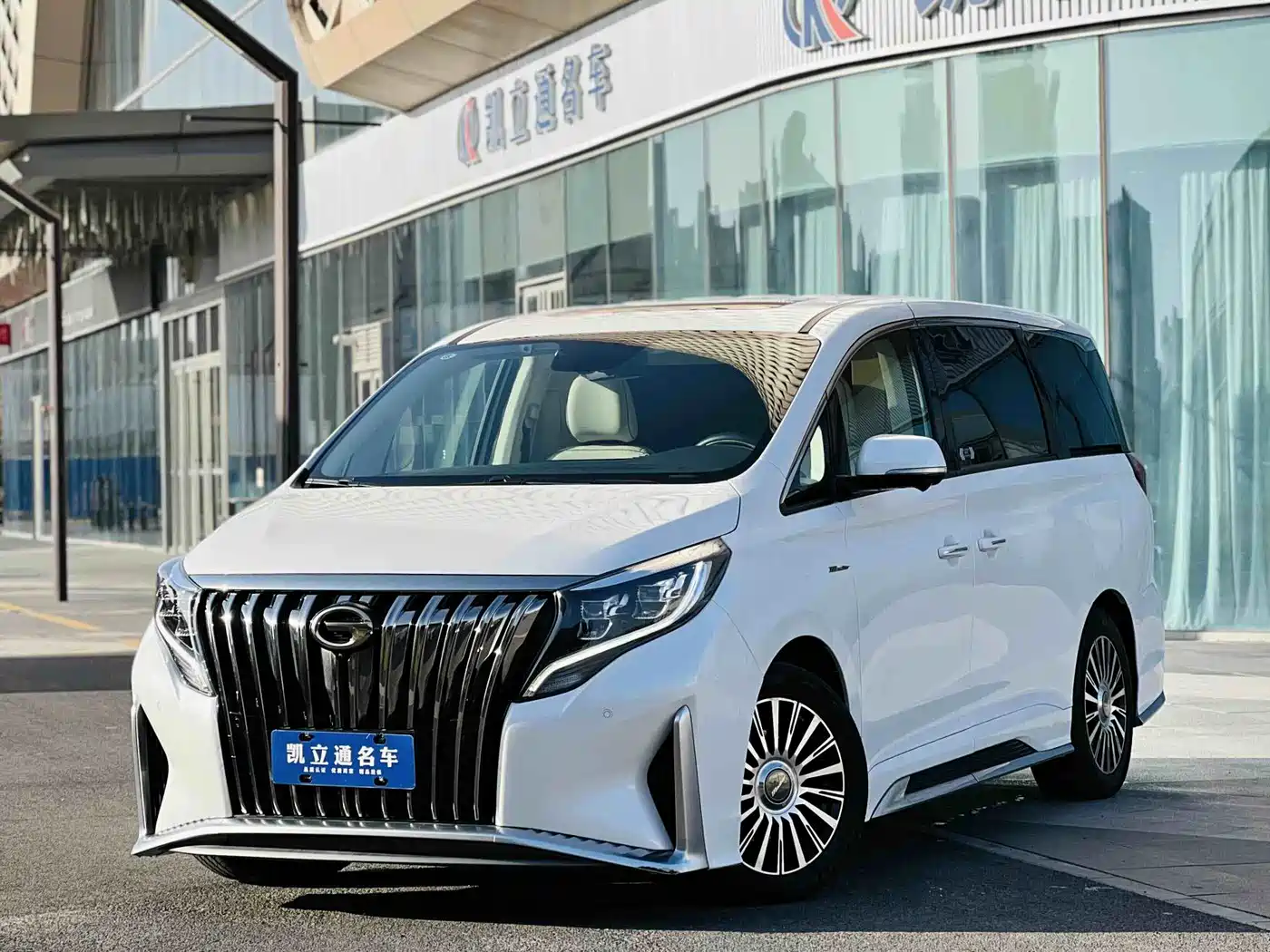 GAC TRUMPCHI M8