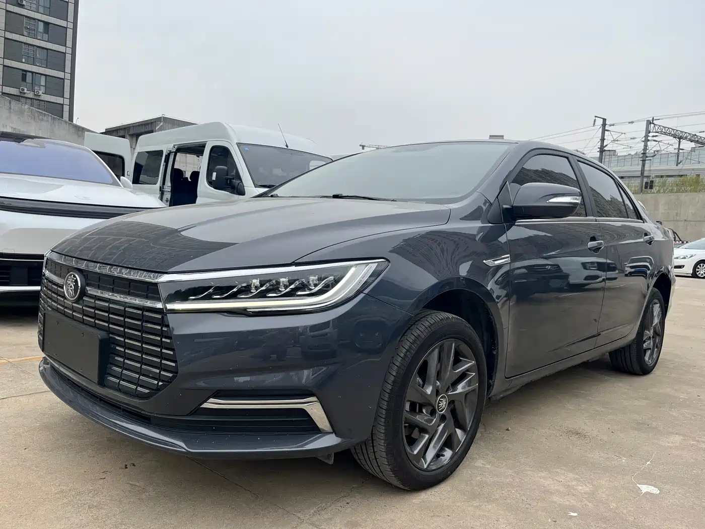 BYD Qin New Energy 2019 Long Range Edition Premium