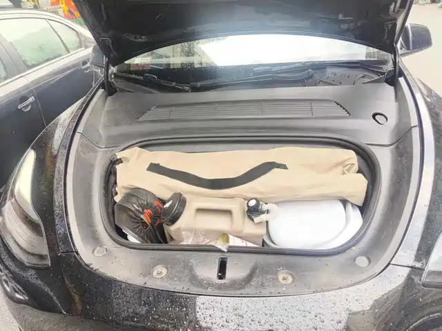 Tesla Model Y 2021 Standard Range Rear-Wheel Drive — фото 3