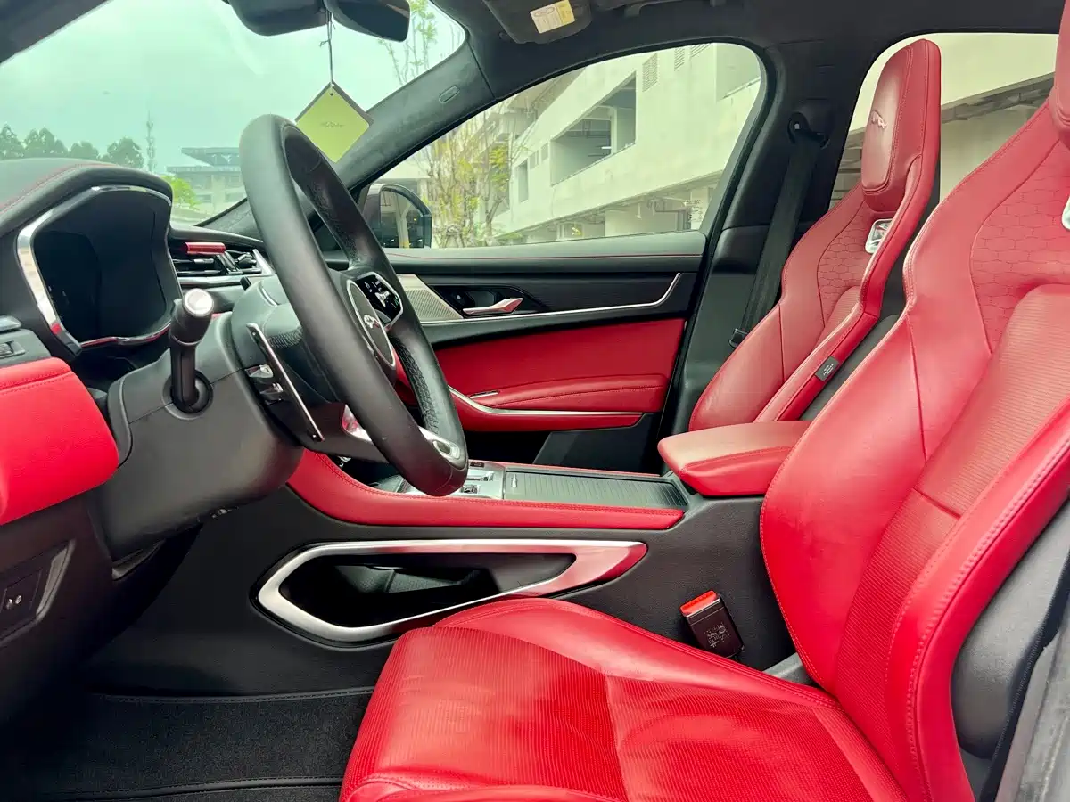 Фото 7 - Jaguar F-PACE