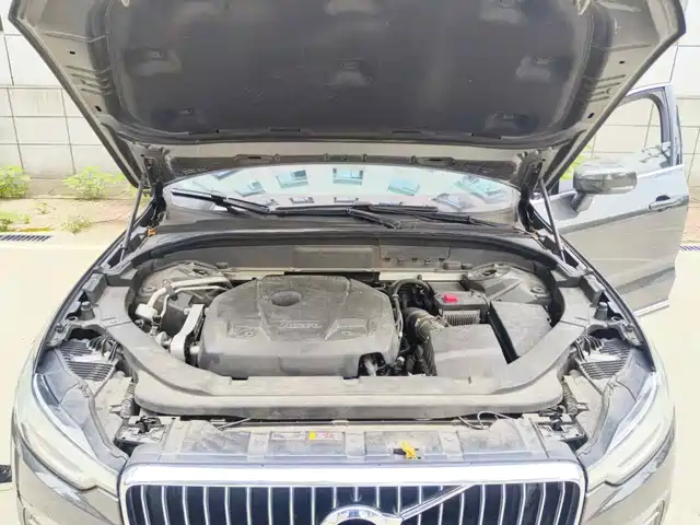 Volvo XC60 2020 T5 AWD Inscription Luxury Edition — фото 3