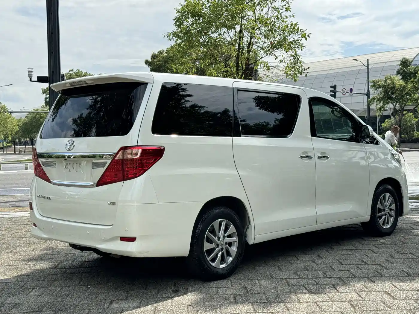 Toyota Alphard 2012 3.5L Luxury Edition фото 6