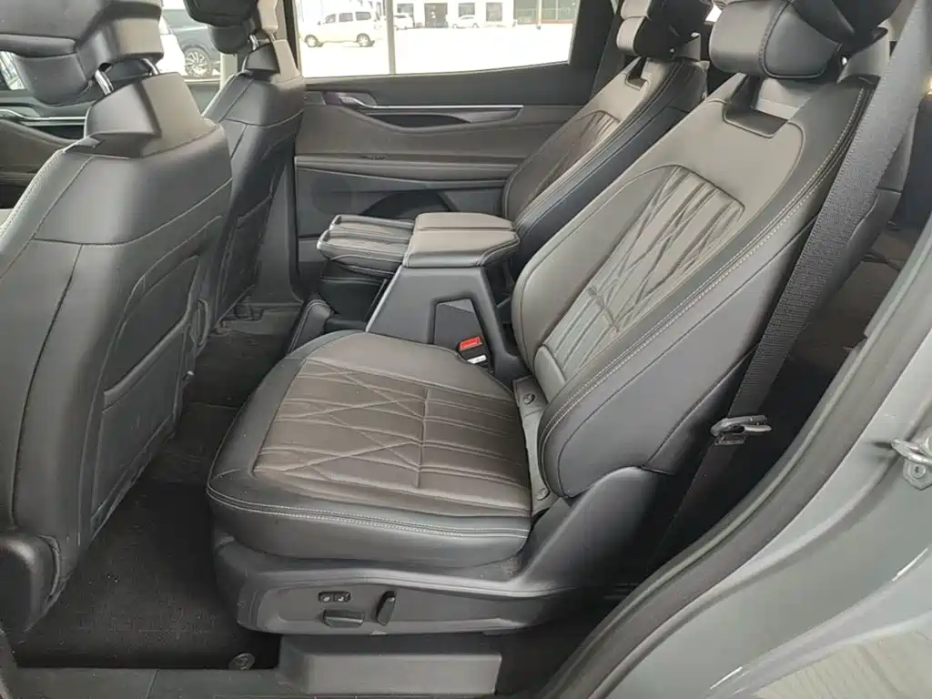 Ford Edge 2025 2026 Edge L 2.0T EcoBoost E Hybrid AWD 7-Seat Premium