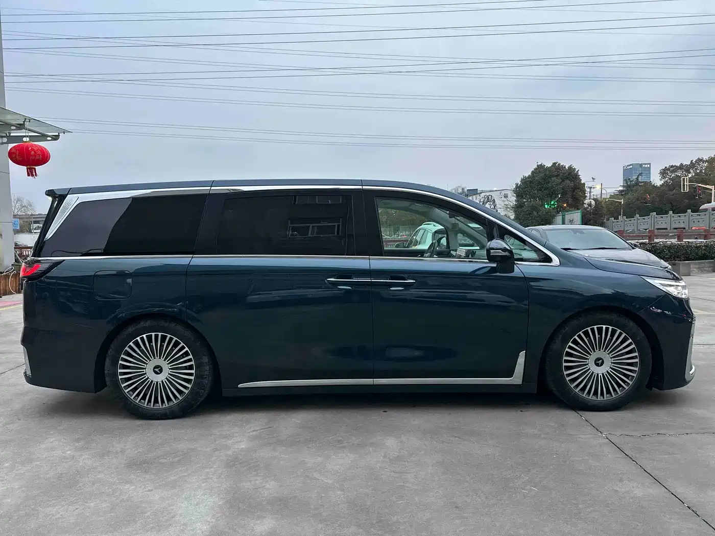 Voyah Auto Voyah Dreamer 2025 PHEV AWD Flagship Kunpeng Edition фото 4
