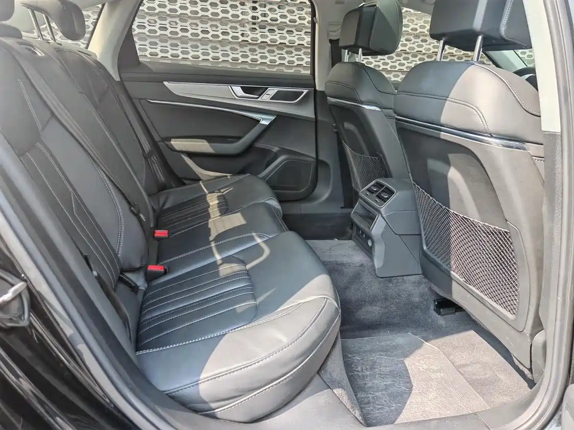 Audi A6L 2023 40 TFSI Luxury Elegance фото 12