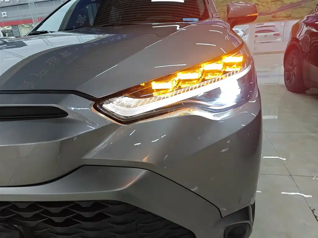 Toyota Frontlander 2023 2.0L CVT Luxury Edition фото 3