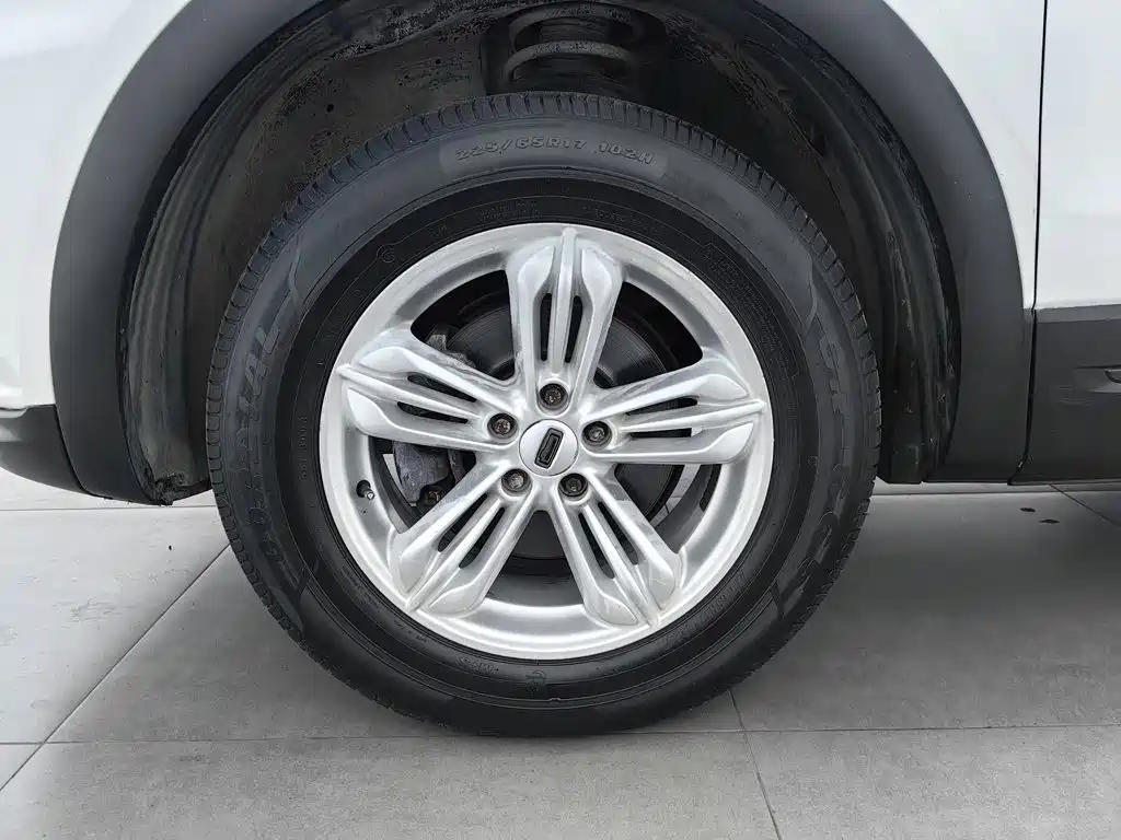 Qoros 5 2019 2018 Facelift 1.6T Automatic Leading