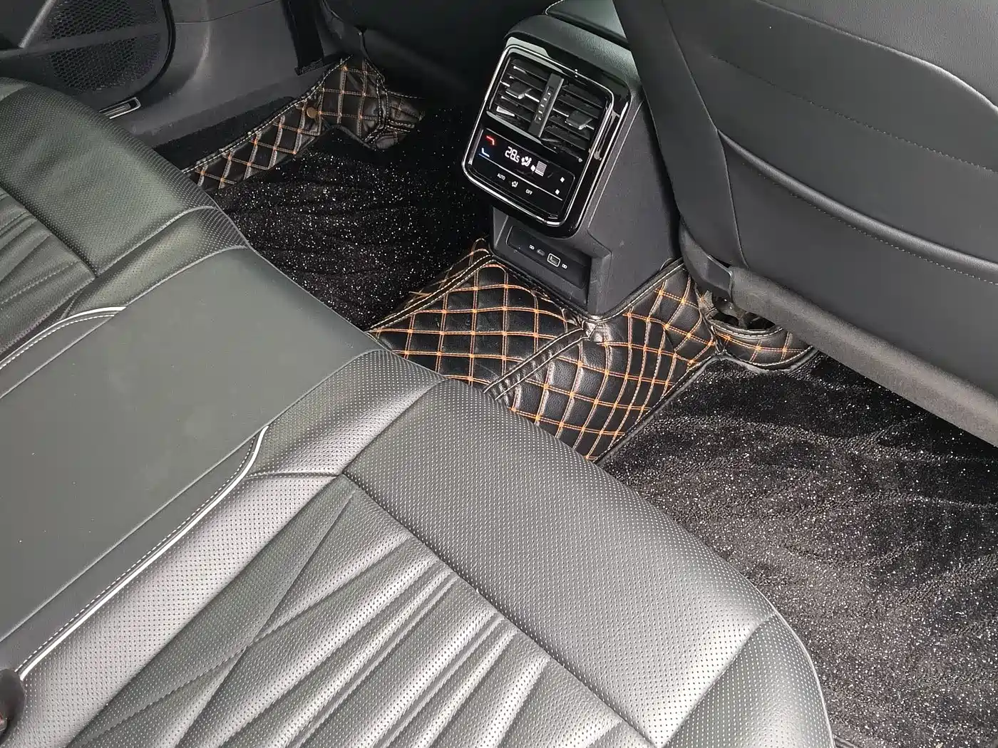 Volkswagen Passat 2023 330TSI Luxury Edition фото 13