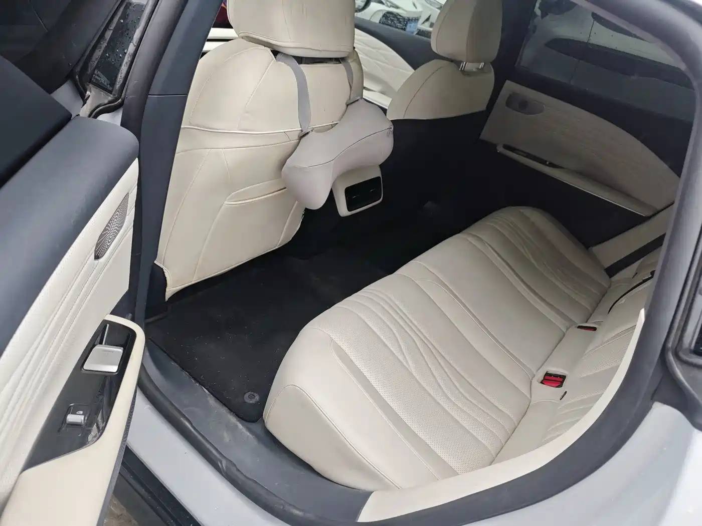 Geely Galaxy Galaxy E8 2024 665km RWD Starship Voyager Edition фото 5