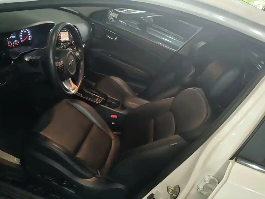 KIA K4