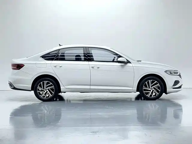 Volkswagen Lavida 2023 1.5L Auto Five Million Edition фото 9