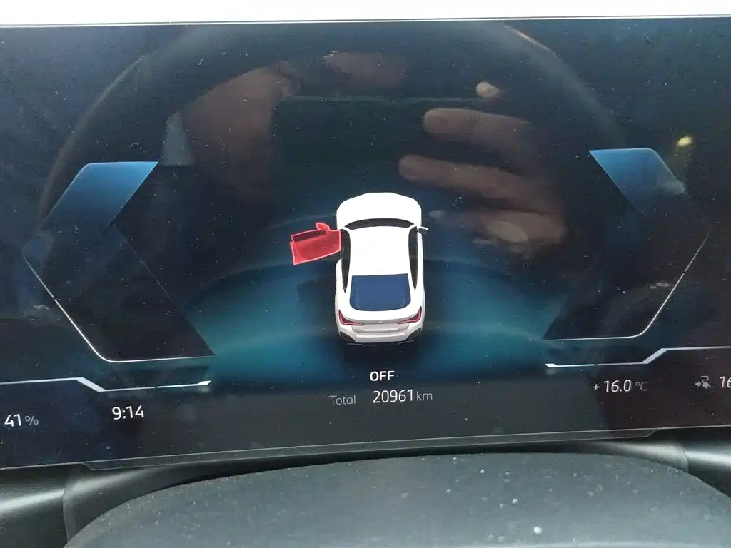 BMW i4 2023 eDrive40 фото 12