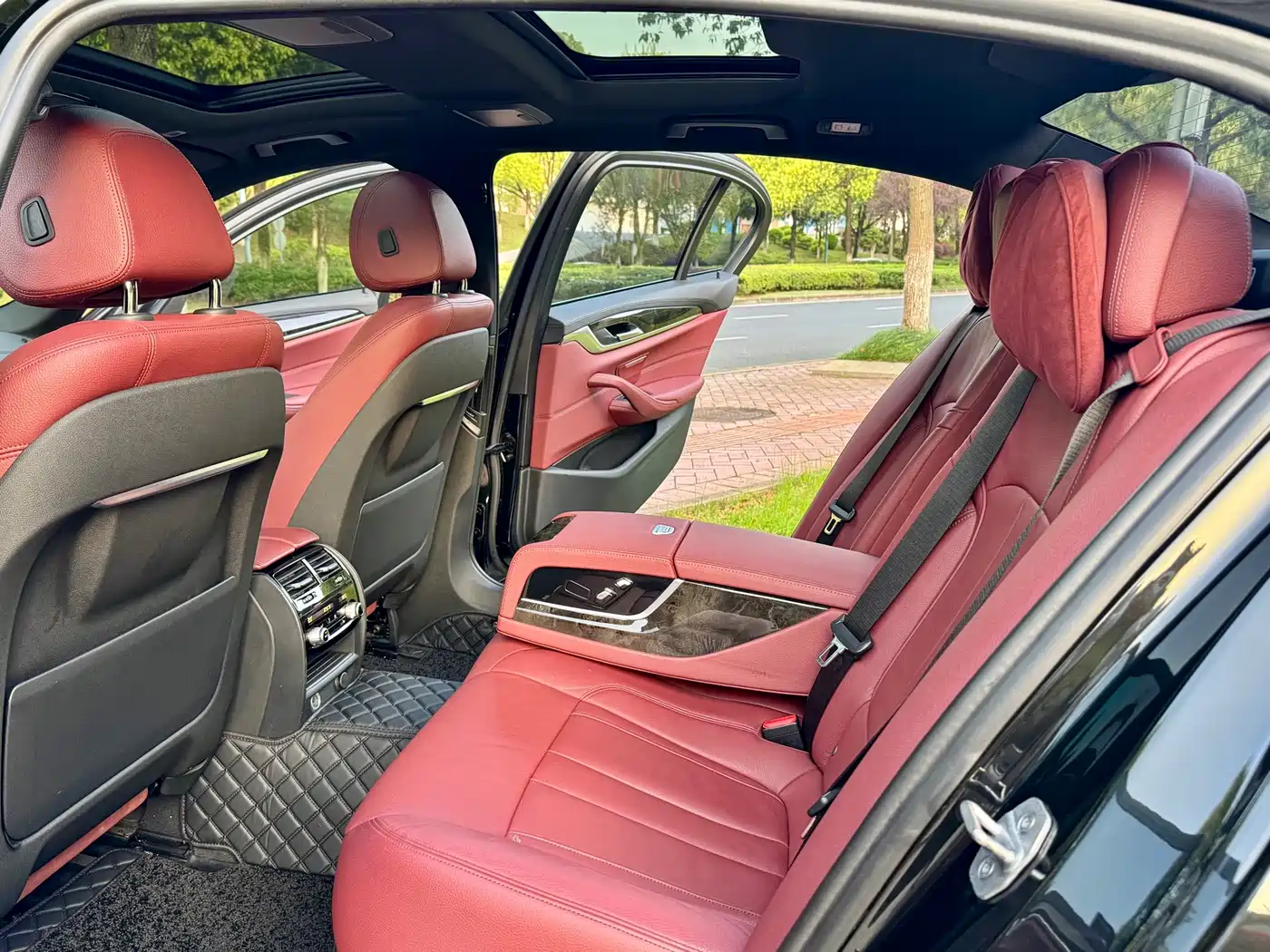 BMW 5 Series 2019 530Li Leading M Sport Package фото 17