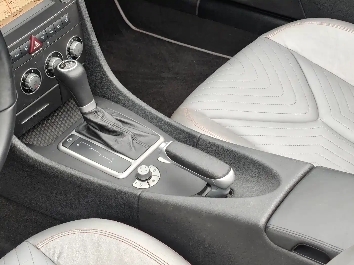 Mercedes-Benz SLK-Class 2010 Model SLK 200K Grand Edition фото 15