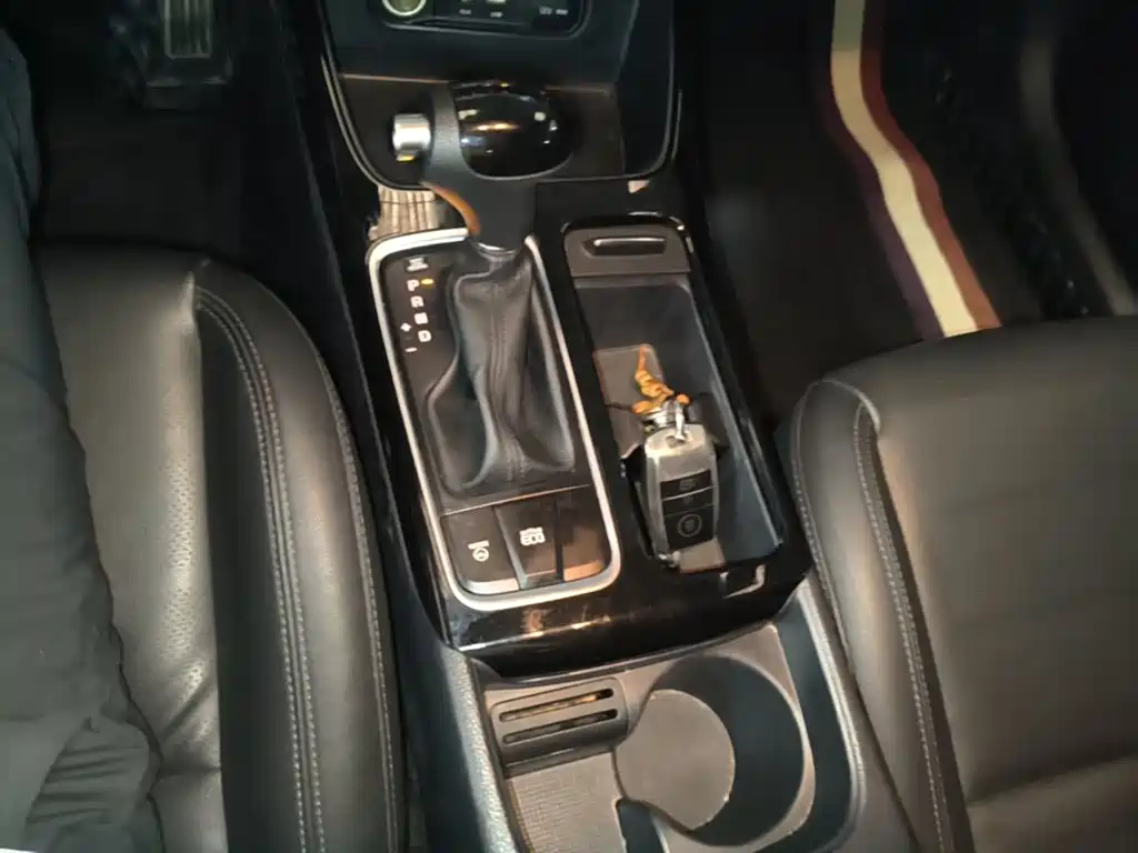 KIA K4