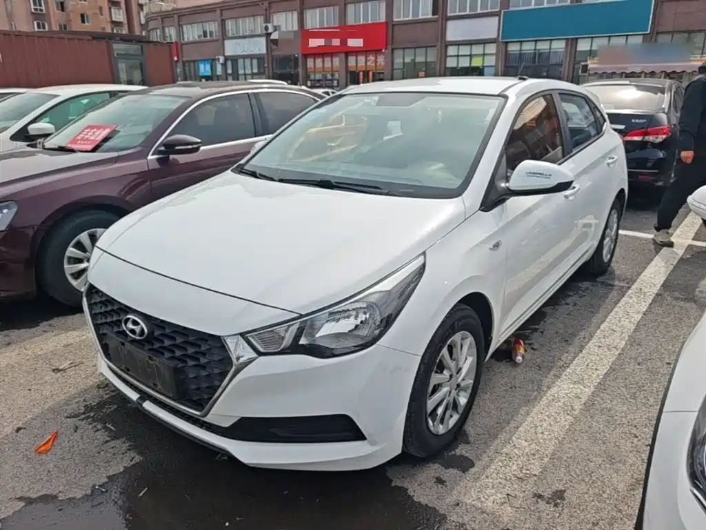 Hyundai Verna RV 2017 1.4L Manual Cool Edition GLS China V фото 2
