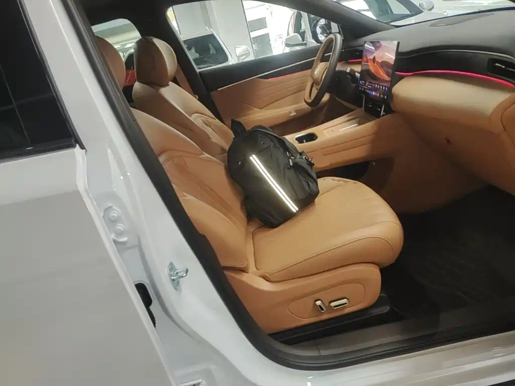 Dongfeng Aeolus L8 2026 2025 Plug-in Hybrid