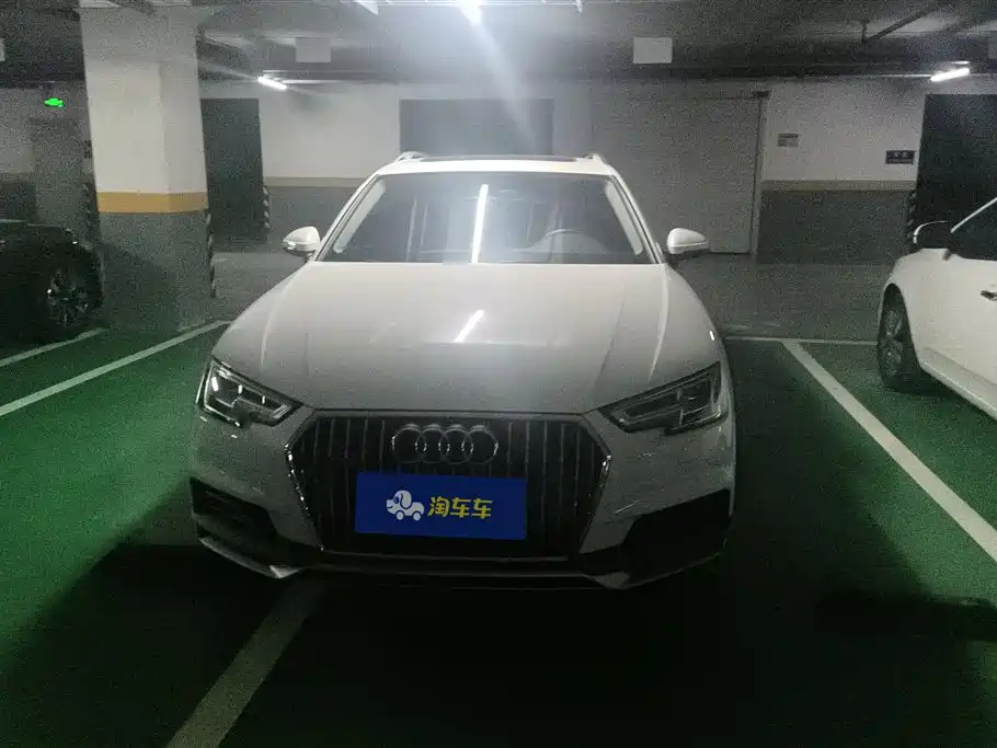 Audi A4 (Import) 2019 45 TFSI allroad quattro Fashion фото 2