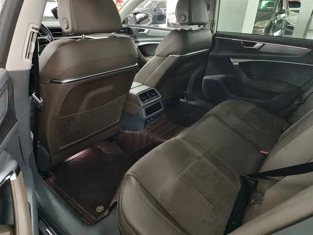 Audi A7L 2024 45TFSI S-line Dream Edition Crystal Package фото 10