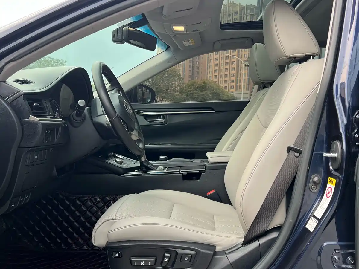 Lexus ES 2015 200 Elite Edition фото 6