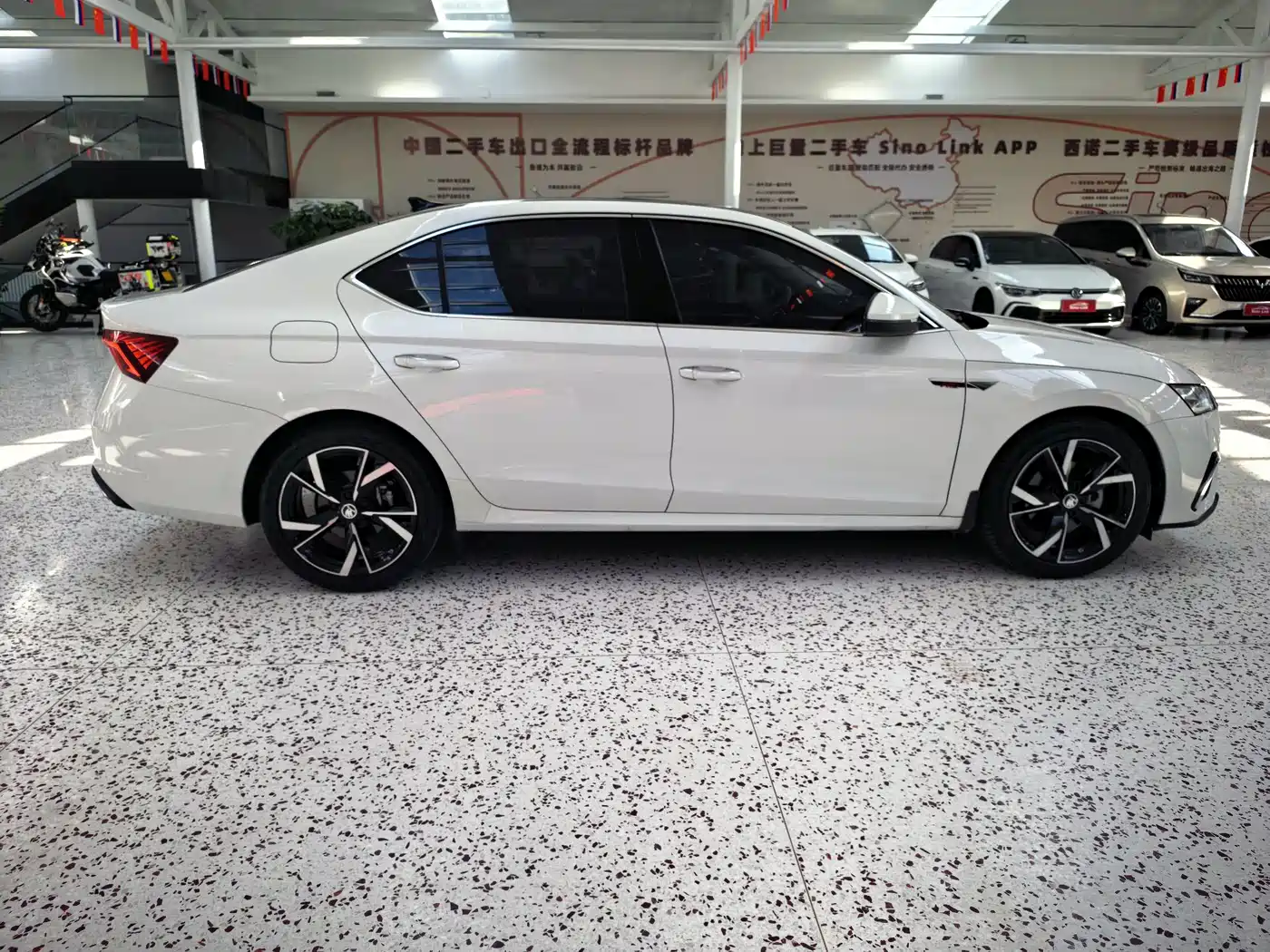 Škoda Octavia 2022 PRO TSI280 Premium Edition фото 4