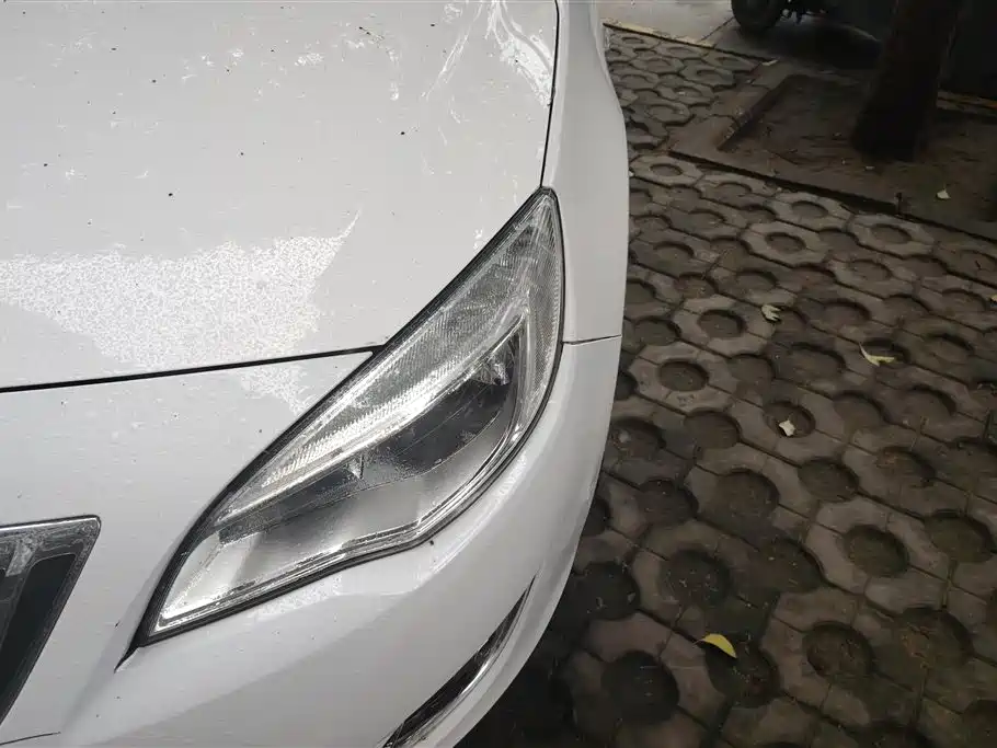 Buick Excelle 2014 XT 1.6L Automatic Fashion фото 5