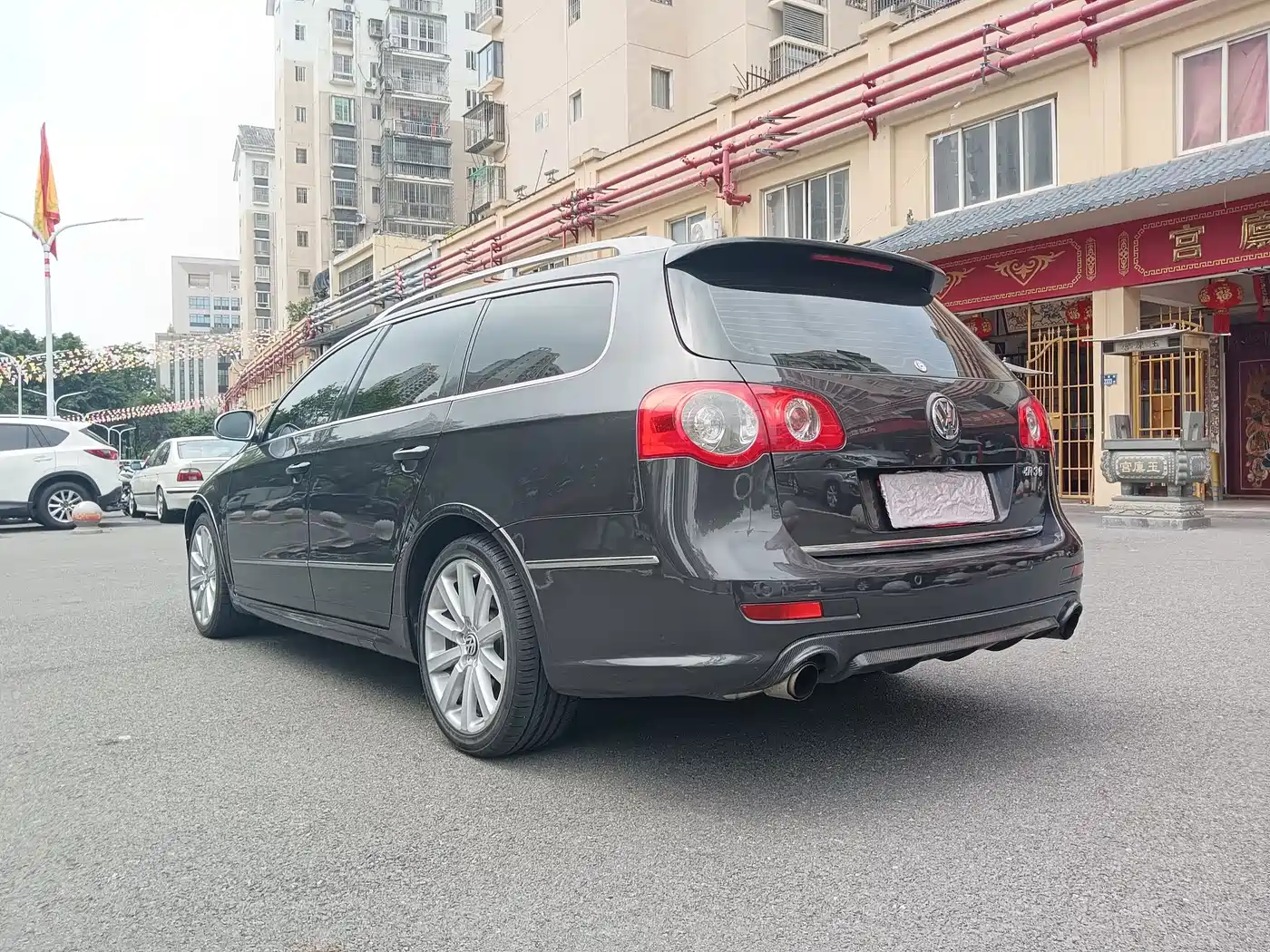 Volkswagen Passat 2008 Volkswagen R36 Wagon фото 9