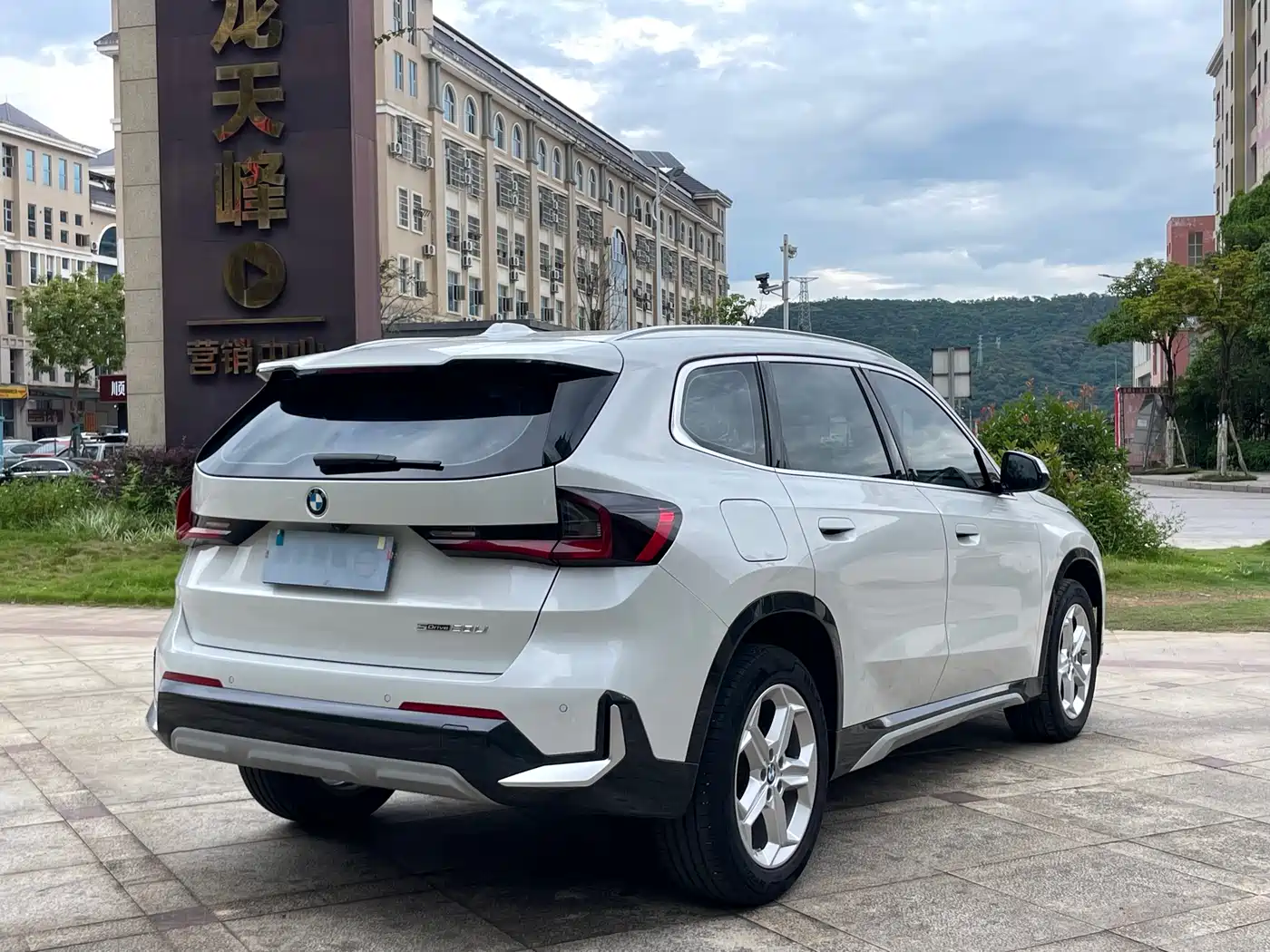 BMW X1 2023 sDrive20Li X Design Package фото 9