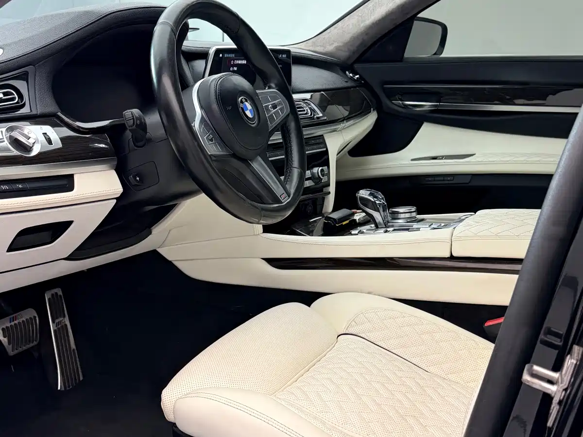 BMW 7 Series 2012 2011 740i Base Model
