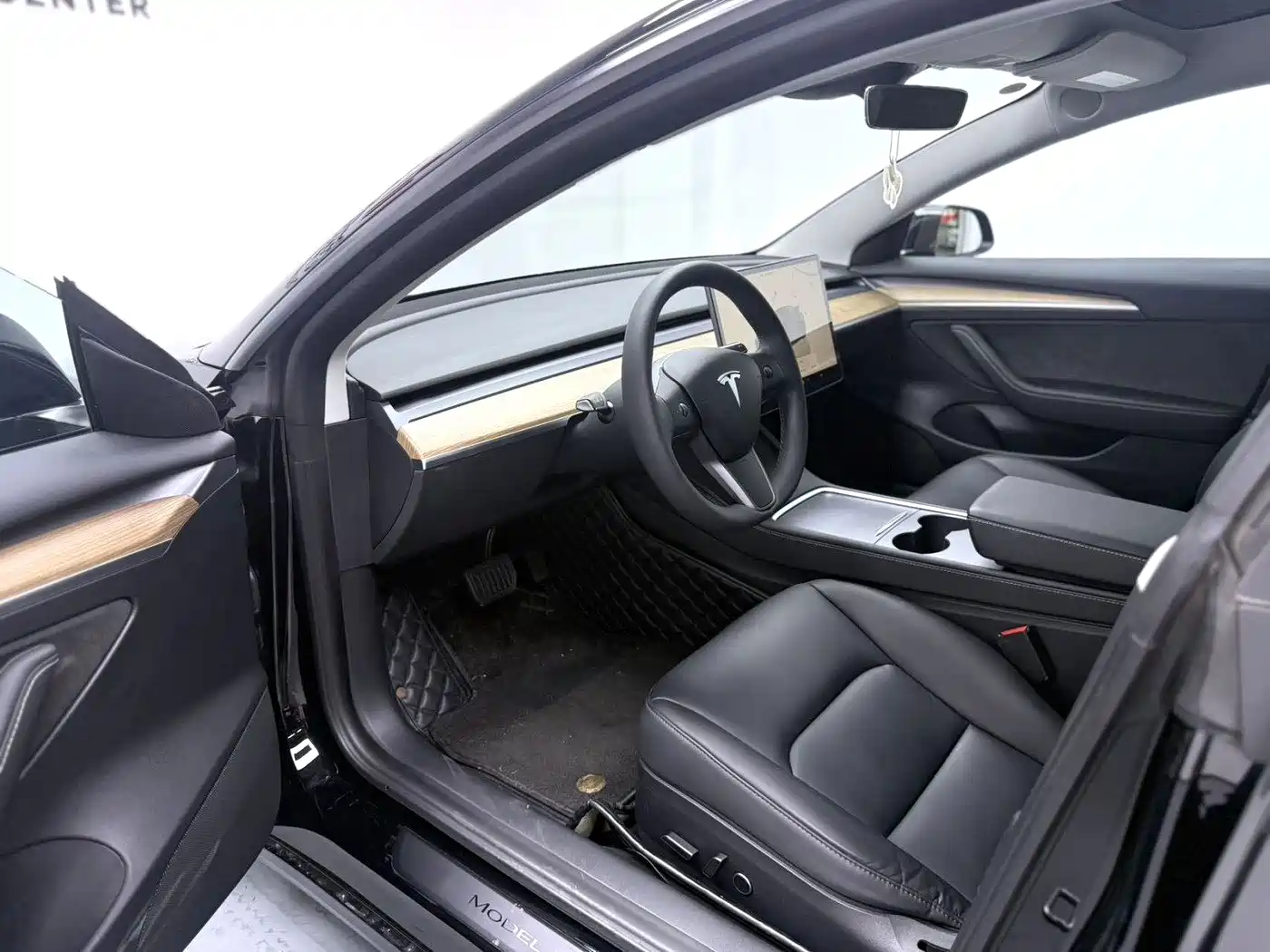 Фото 6 - Tesla Model 3
