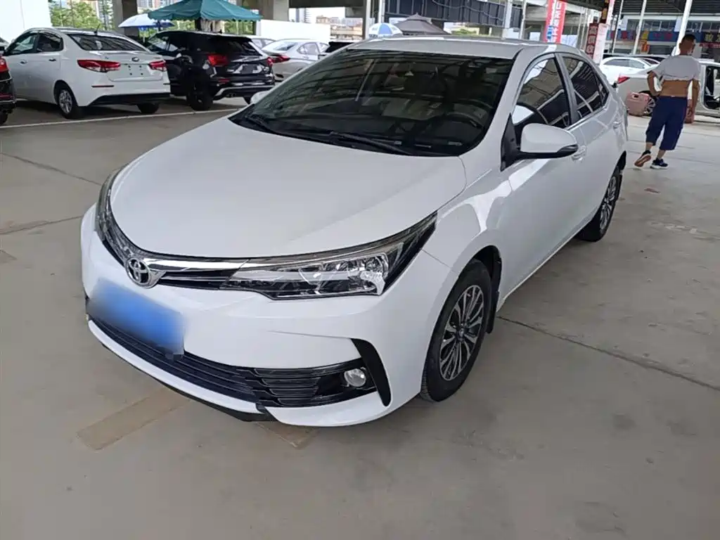 Toyota Corolla 2017 Facelift 1.2T S-CVT GL фото 2