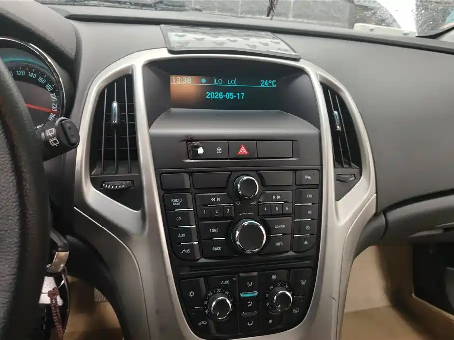 Buick Excelle 2014 XT 1.6L Automatic Fashion фото 12
