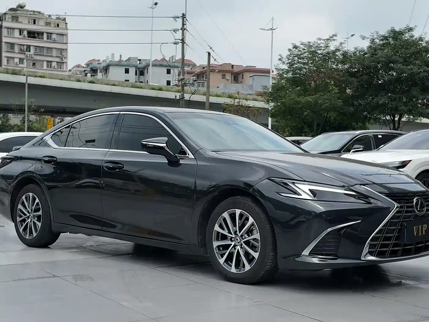 Фото 3 - Lexus ES