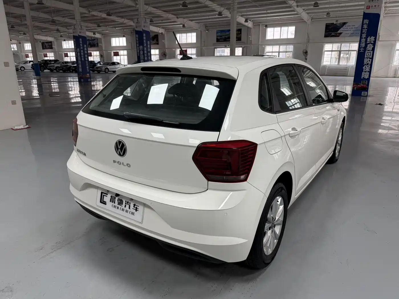 VOLKSWAGEN POLO