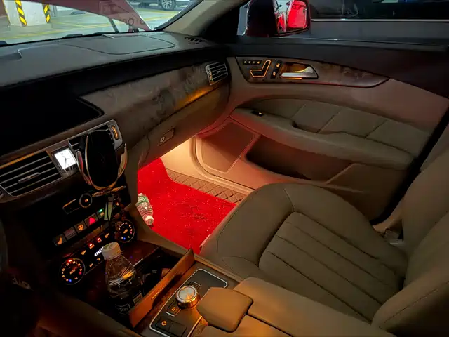 Mercedes-Benz CLS 2012 CLS 300 CGI — фото 3