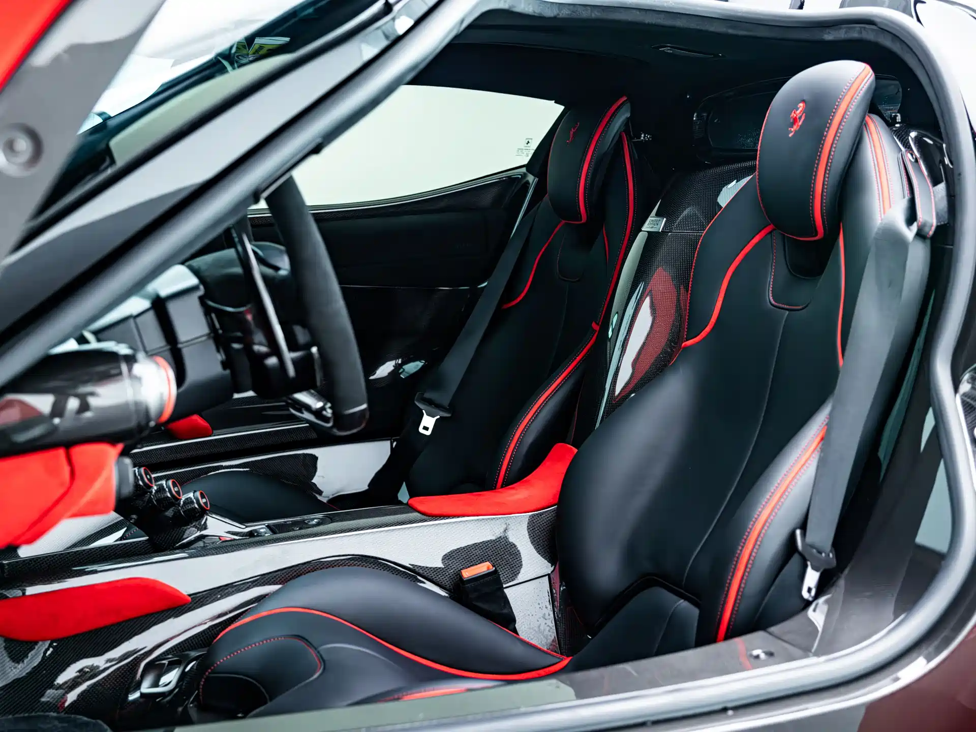 Photo 10 - Ferrari LaFerrari