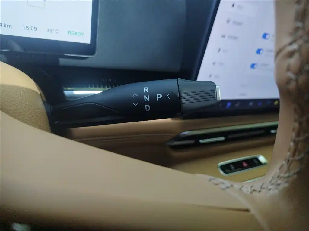 Voyah Auto Voyah Dreamer 2025 PHEV AWD Flagship Kunpeng Edition фото 10