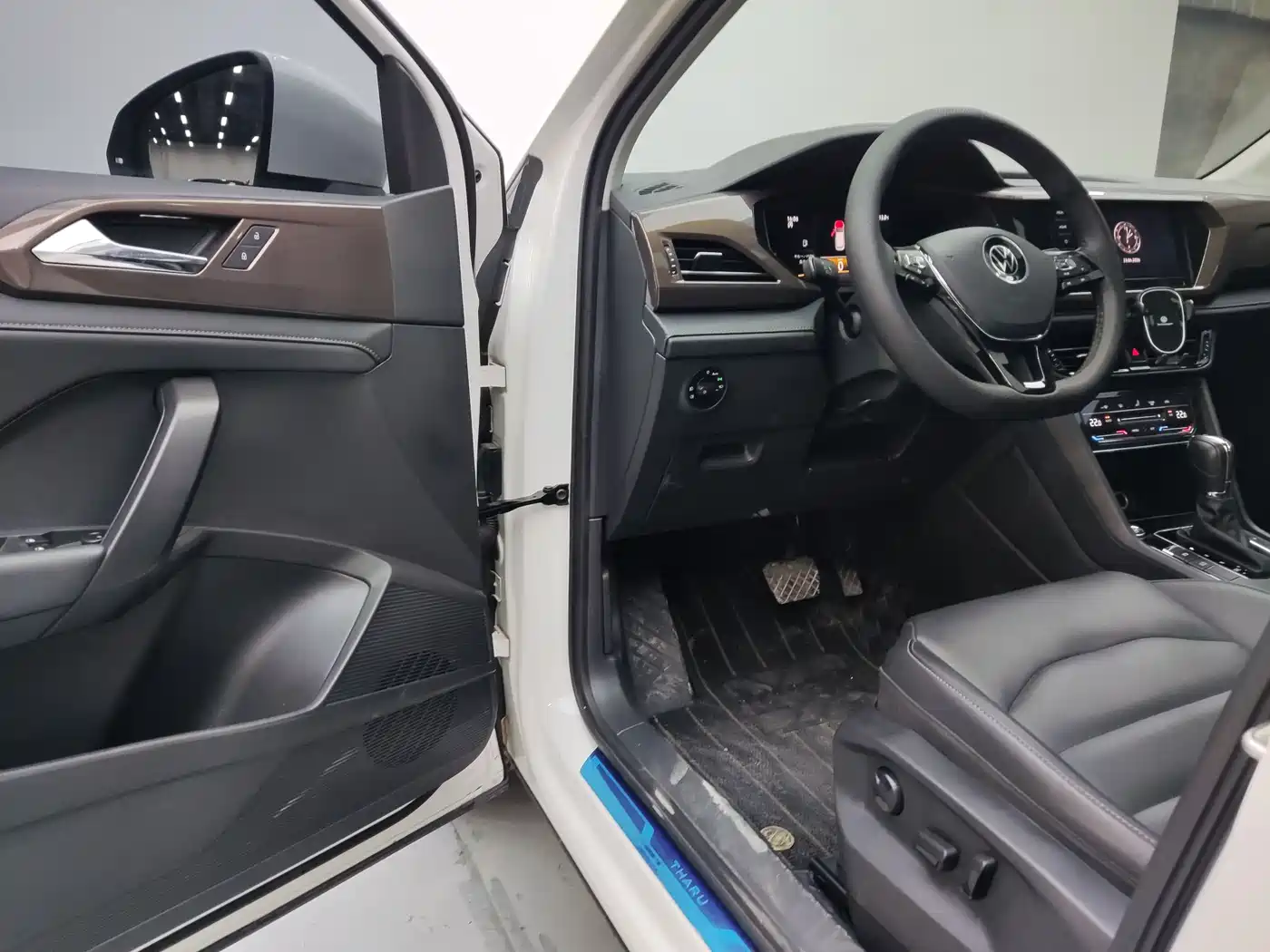 Volkswagen Tharu 2022 280TSI 2WD Comfort фото 9