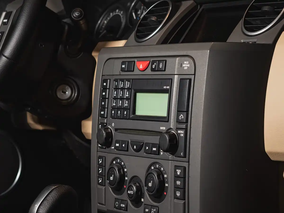 Land Rover Discovery 2005 Model 4.4 V8 HSE фото 13
