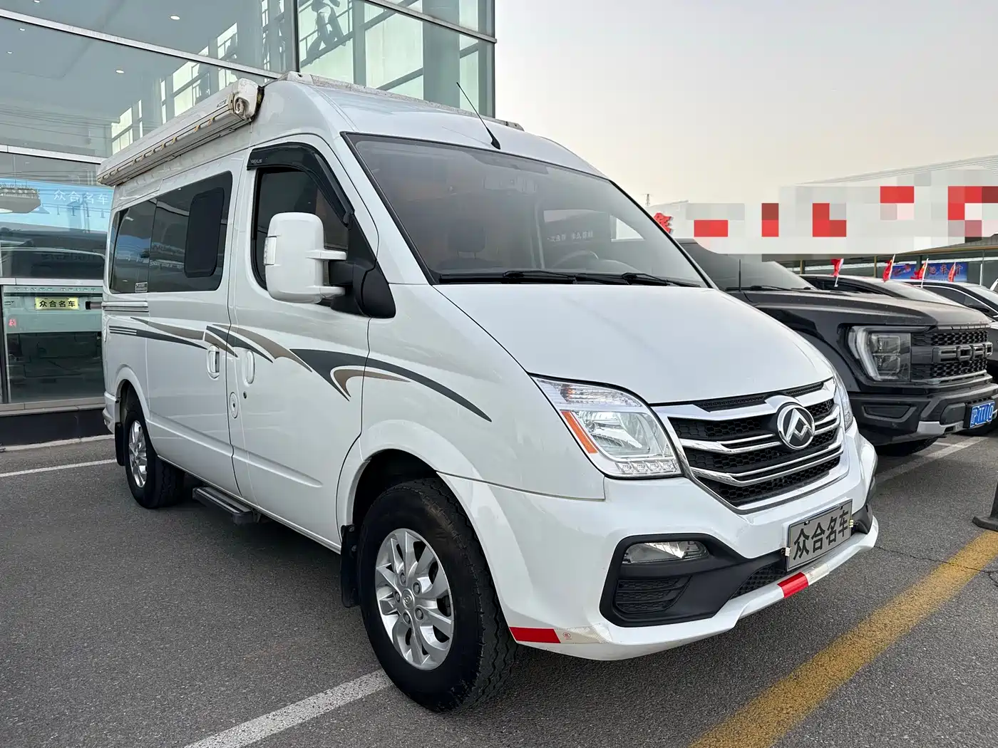 SAIC Maxus Xintu V80 2021 2.0T PLUS AMT All-round King Short Wheelbase Medium Roof 5/6/7/8/9-seater фото 3