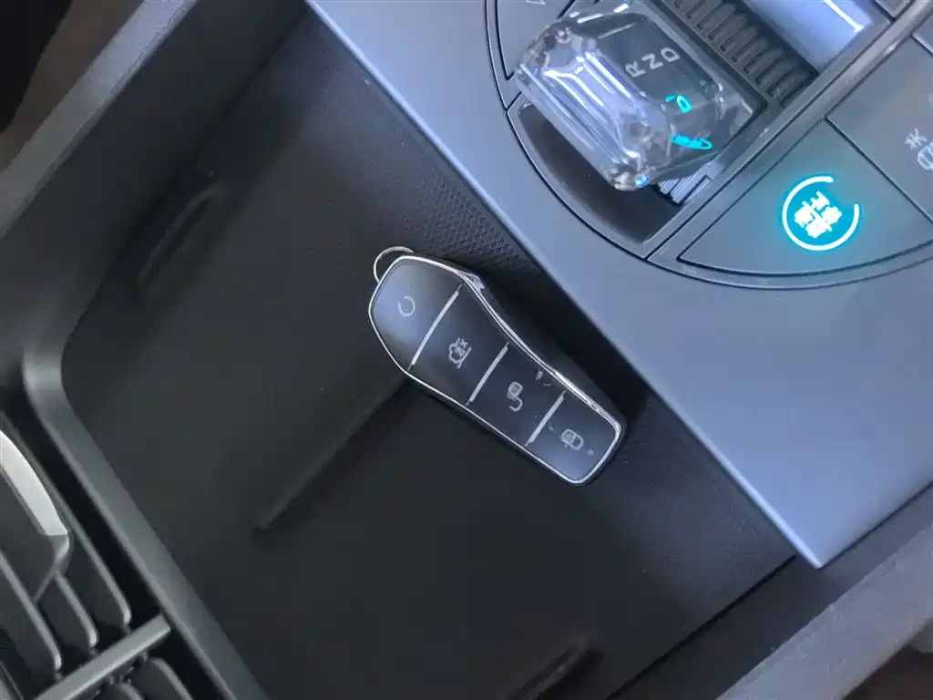 BYD Seal 06 New Energy 2024 DM-i 80KM Luxury фото 9