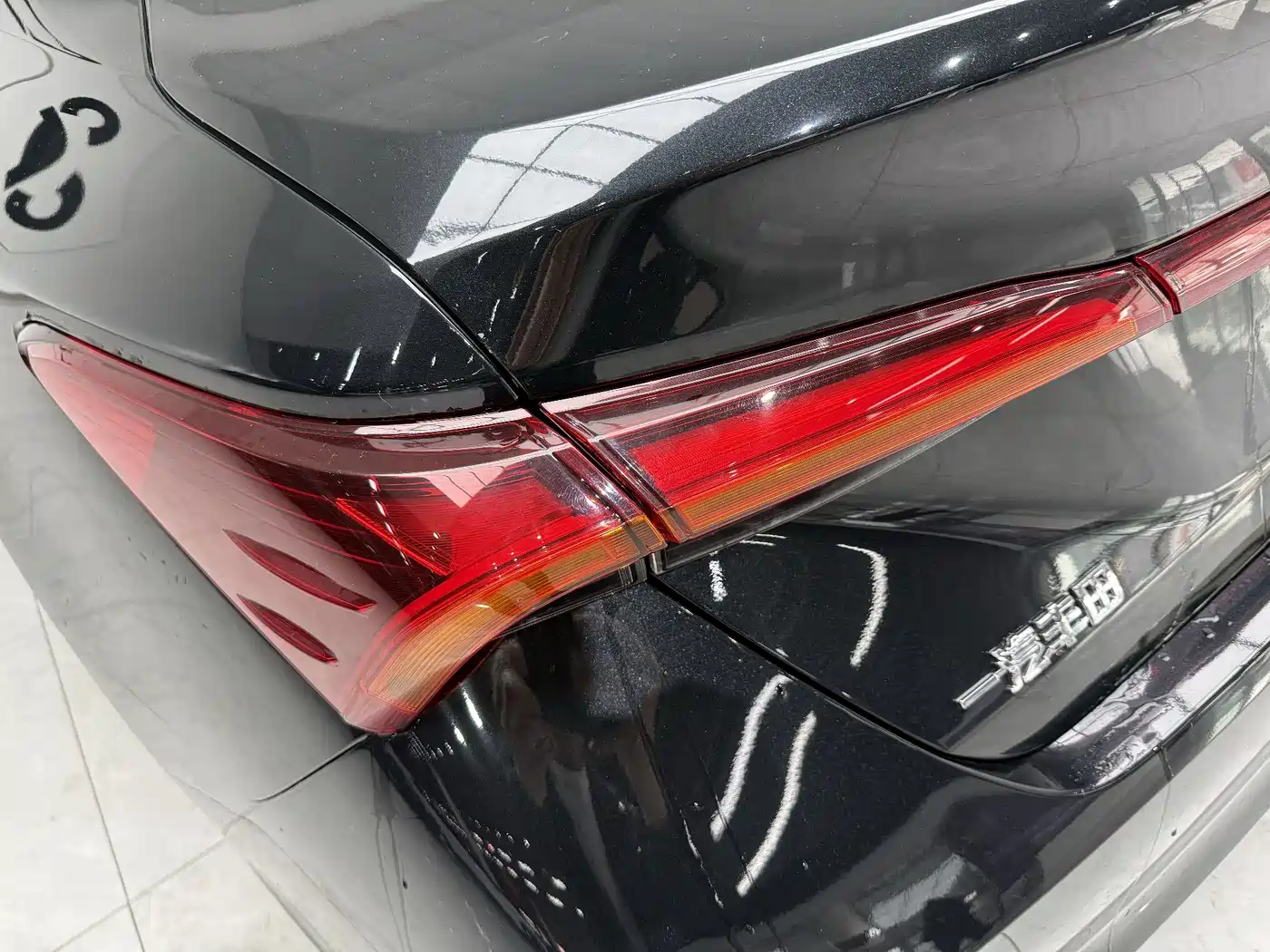 Toyota Avalon 2022 2.0L Luxury Edition фото 16