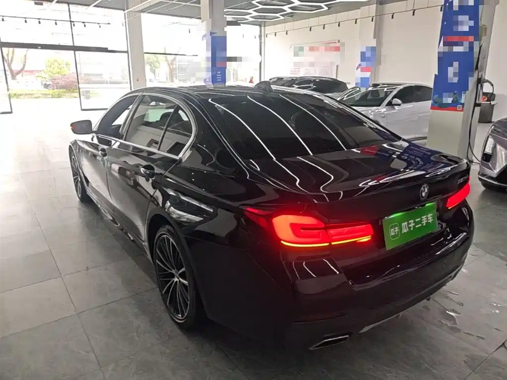 BMW 5 Series 2022 Model Second Facelift 530Li Leading M Sport Package фото 5