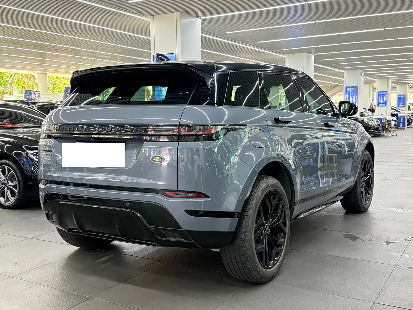 Land Rover Range Rover Evoque 2021 Range Rover Evoque L 249PS R-Dynamic S Performance Edition фото 4