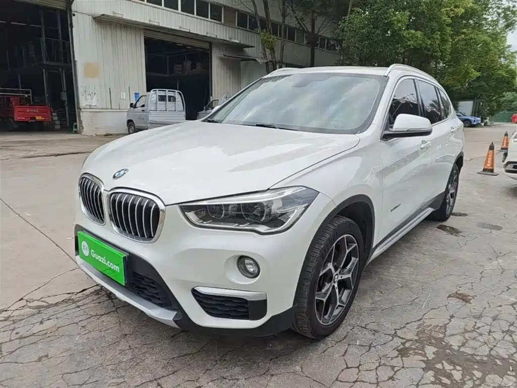 BMW X1 2018 sDrive18Li Premium Model фото 2