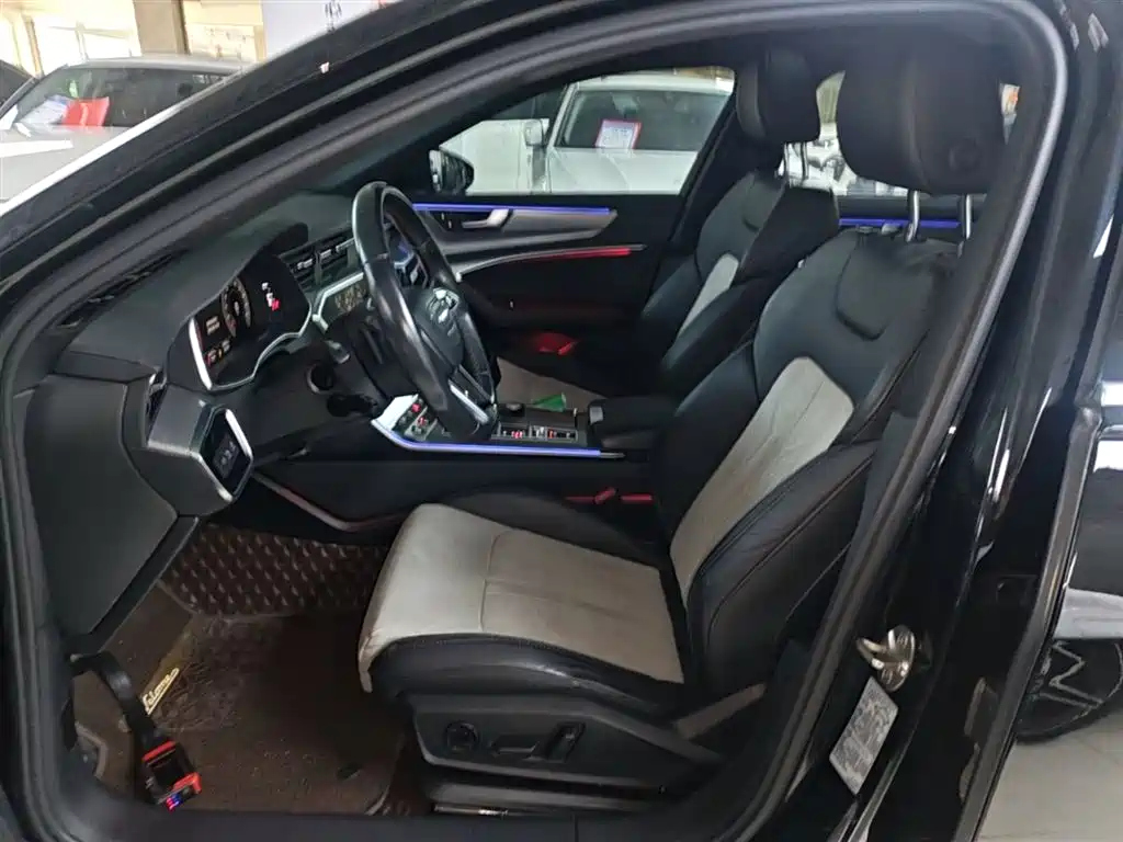 Audi A6L 2021 40 TFSI Luxury Sport фото 15